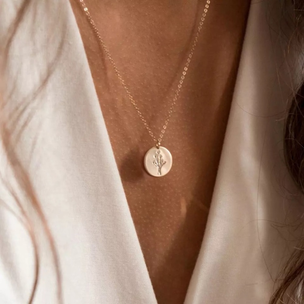 Minimalist Birth Flower Bohemian Pendant Necklace - Picture 3 of 16